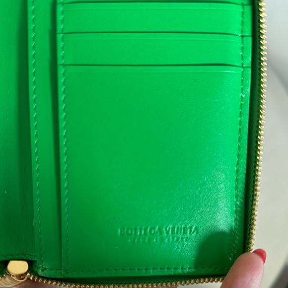 Bottega Veneta Zip Around Wallet - Picture 14 of 15